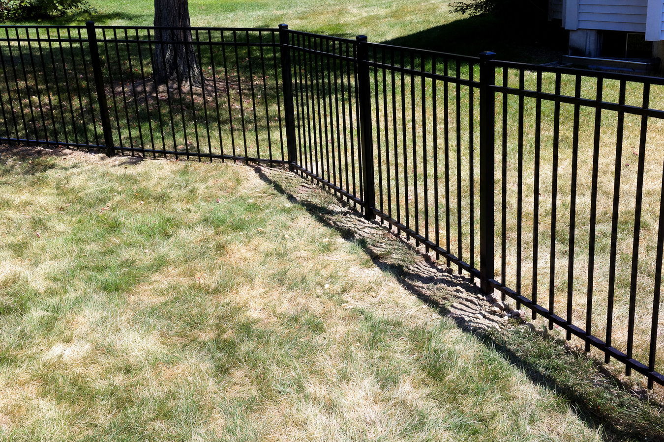 Aluminum fence installation